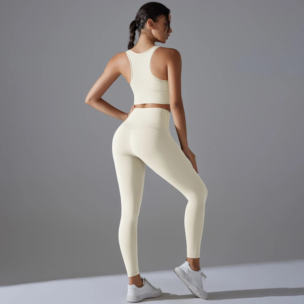 Ensemble de Sport Femme – Performance, Confort et Élégance