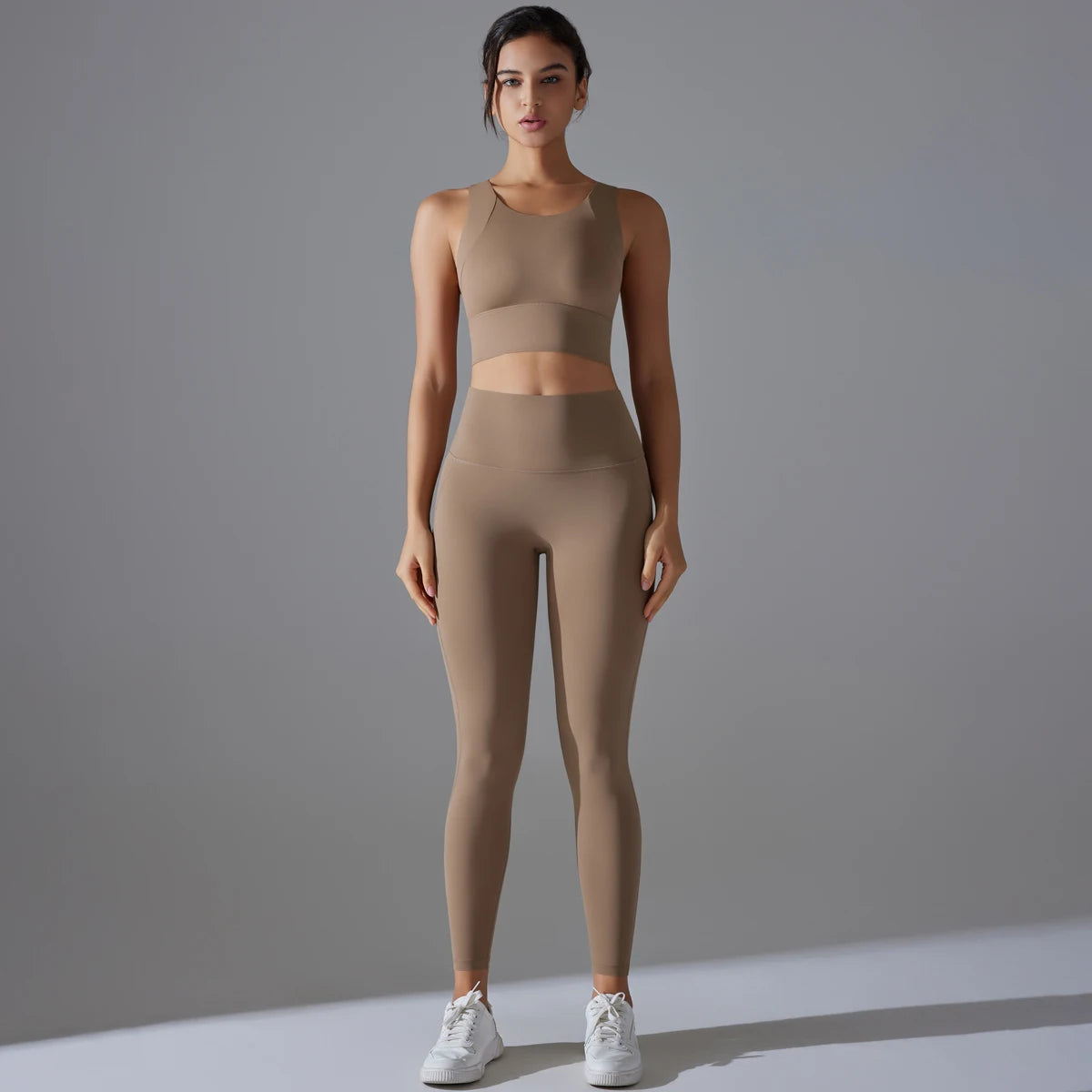 Ensemble de sport femme confortable et tendance